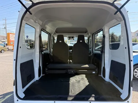Nissan Clipper Van