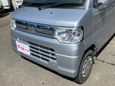 Mitsubishi Minicab Van