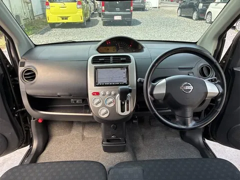 Nissan Otti