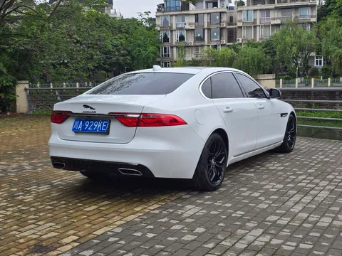 Jaguar XFL