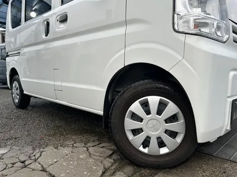 Mitsubishi Minicab Van