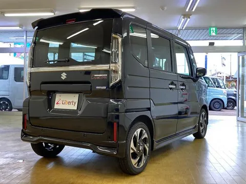 Suzuki Spacia Custom
