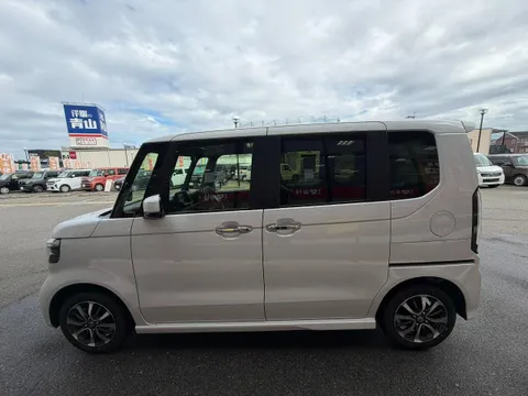 Honda N-BOX Custom