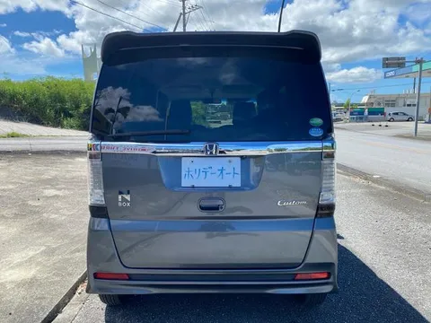 Honda N-BOX Custom