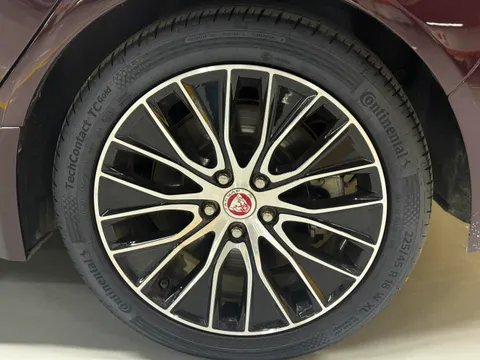Jaguar XEL