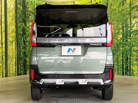 Mitsubishi Delica Mini