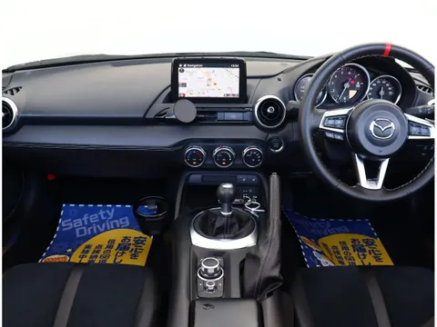 Mazda MX-5 (Roadster)