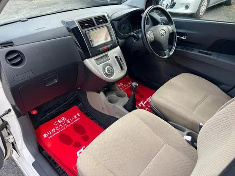 Daihatsu Mira Custom