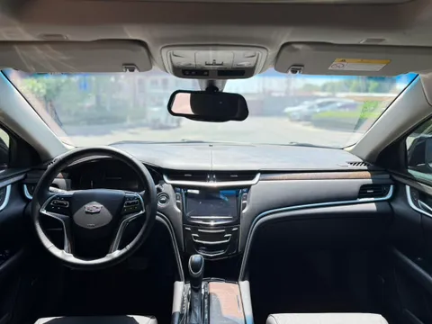 Cadillac XTS