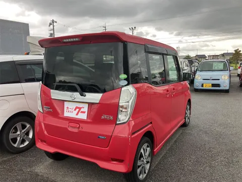Nissan Dayz Roox