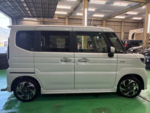 Suzuki Spacia Custom