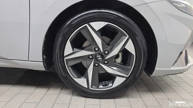 Hyundai Elantra (Avante)