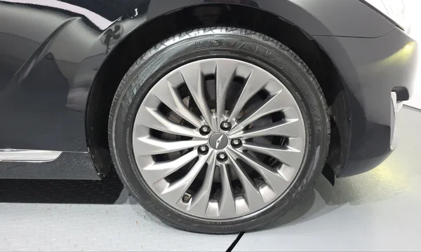 Genesis G90 (EQ900)