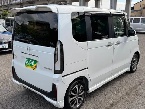 Honda N-BOX Custom