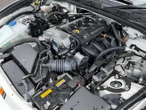 Mazda MX-5 (Roadster)