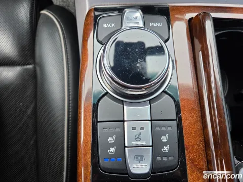 Genesis G90 (EQ900)