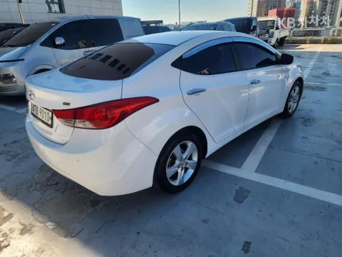 Hyundai Elantra (Avante)