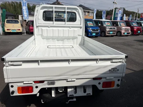 Mazda Scrum Truck