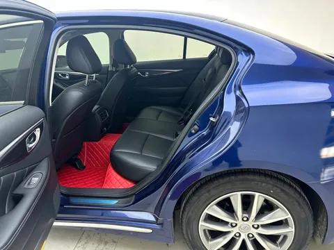 Infiniti Q50L