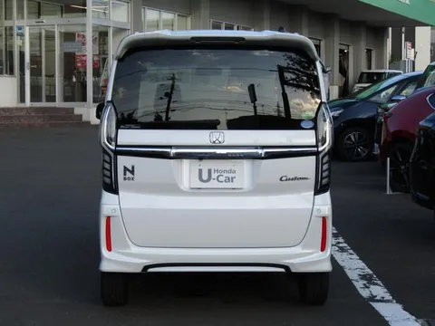 Honda N-BOX Custom