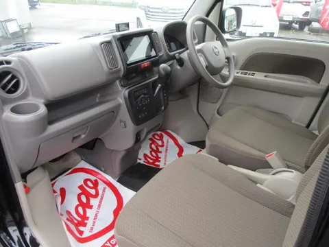 Nissan Clipper Van