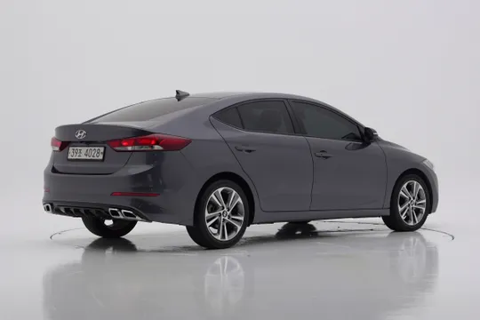Hyundai Elantra (Avante)