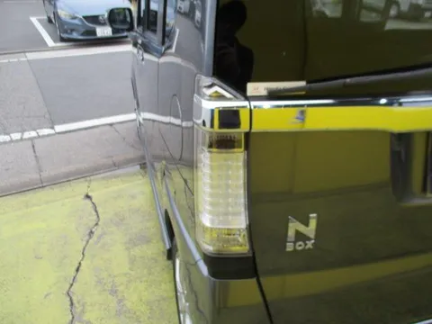 Honda N-BOX Custom