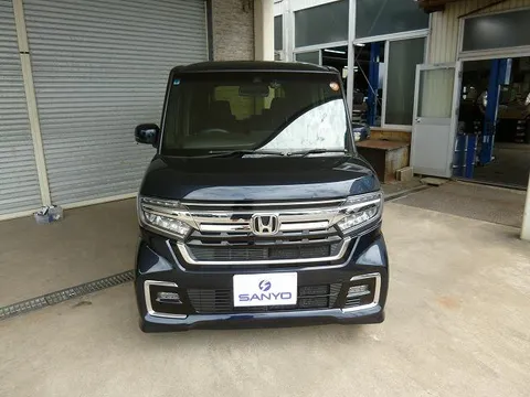Honda N-BOX Custom