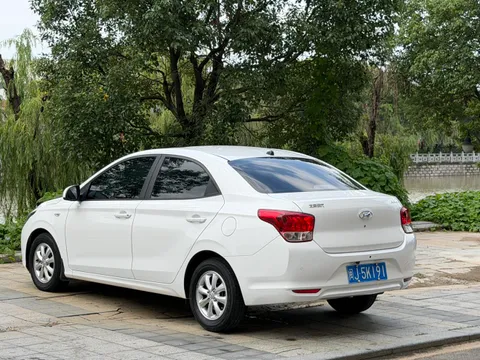 Hyundai Reina