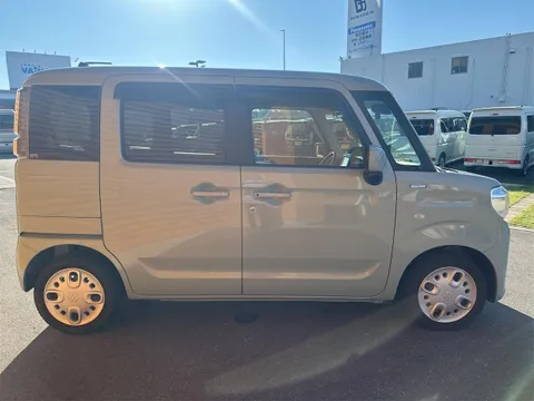 Suzuki Spacia