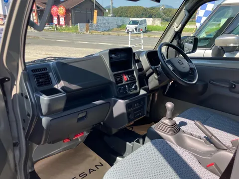 Nissan Clipper Truck