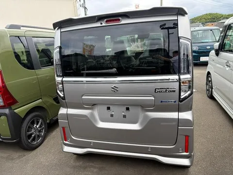 Suzuki Spacia Custom