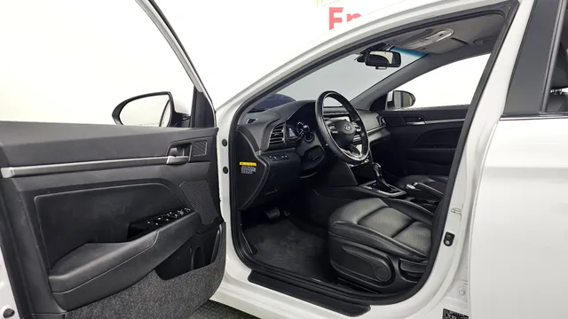 Hyundai Elantra (Avante)