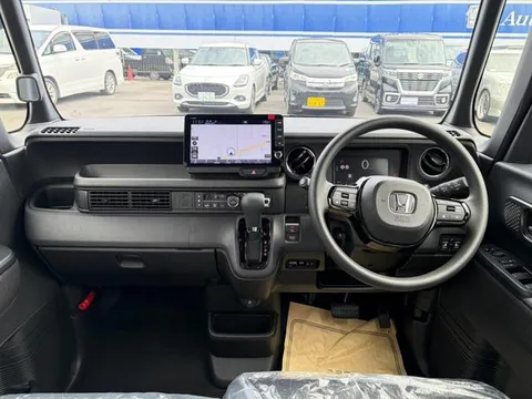 Honda N-BOX Custom