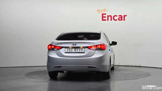 Hyundai Elantra (Avante)