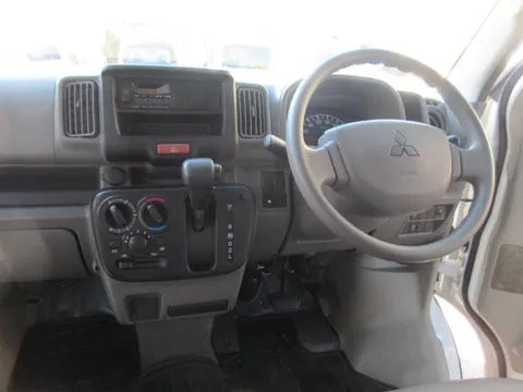 Mitsubishi Minicab Van