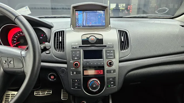 Kia Cerato (Forte)