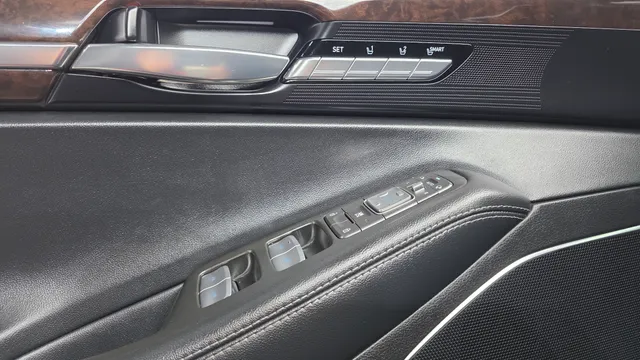 Genesis G90 (EQ900)