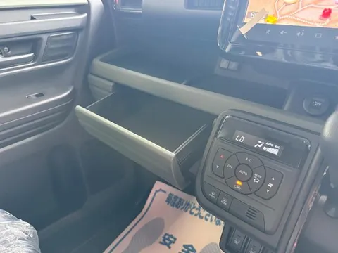 Suzuki Spacia Gear