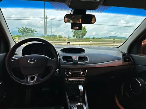 Renault SM3