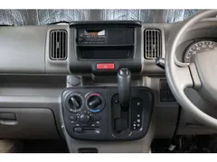 Mitsubishi Minicab Van