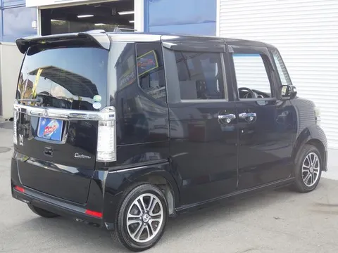 Honda N-BOX Custom