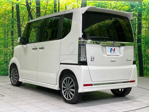 Honda N-BOX Custom
