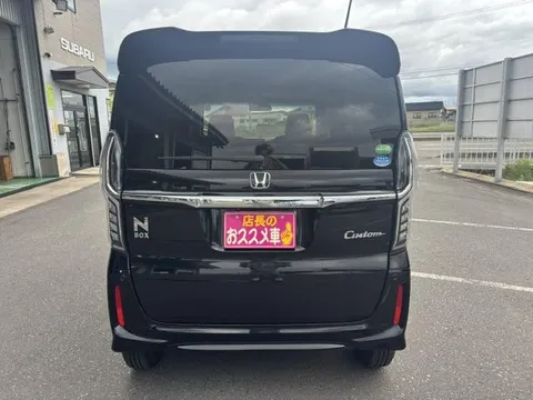 Honda N-BOX Custom