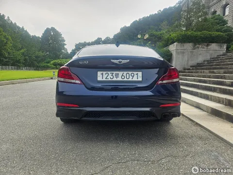 Genesis G70