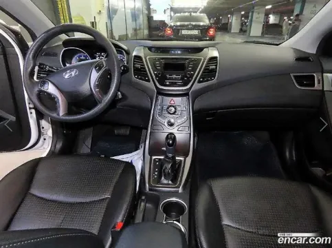 Hyundai Elantra (Avante)