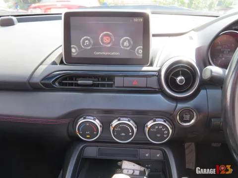 Mazda MX-5 (Roadster)