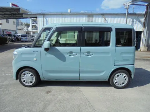 Suzuki Spacia