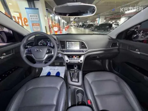 Hyundai Elantra (Avante)