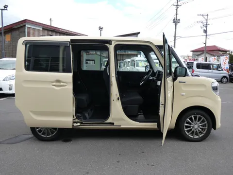 Suzuki Spacia